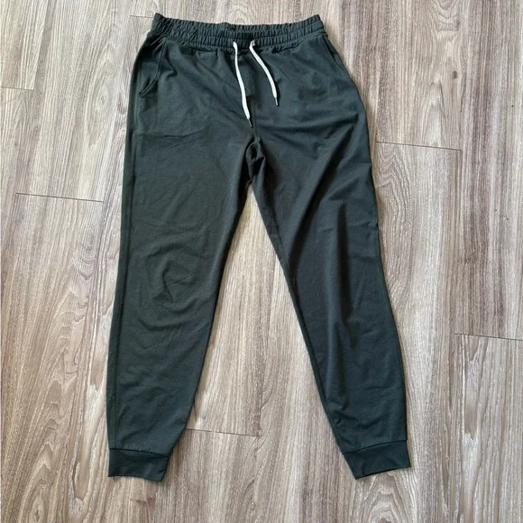 Vuori halo performance aspen green jogger hoodie long sleeve set - Picture 4 of 10